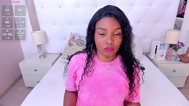 Snapshot of Isla_Scott chatting on 7, 10, 2025 Isla Scott online show from 7, 10, 2025