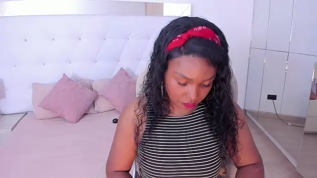 Snapshot of Isla_Scott chatting on 16, 10, 2025 Isla Scott online show from 16, 10, 2025