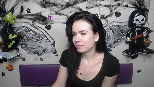 JasmineKouch online show from 21, 10, 2025