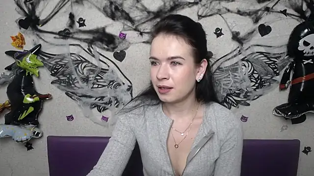 JasmineKouch online show from 9, 11, 2025