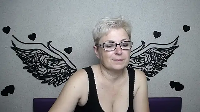 EmiliaGree online show from 16, 9, 2025