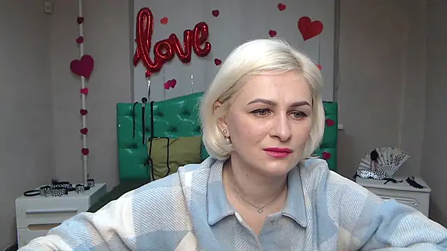 Snapshot of OliviaHorst chatting on 12, 3, 2025 OliviaHorst online show from 12, 3, 2025