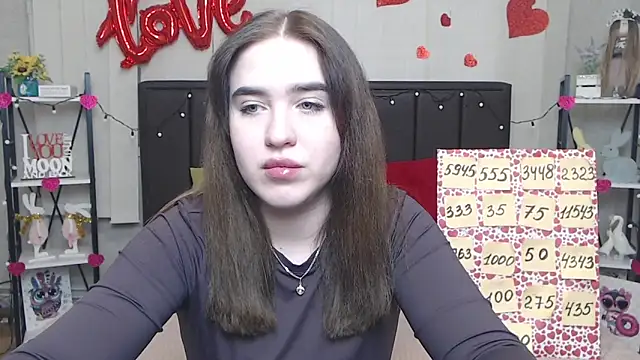 Snapshot of LauraHlot chatting on 12, 3, 2025 LauraHlot online show from 12, 3, 2025