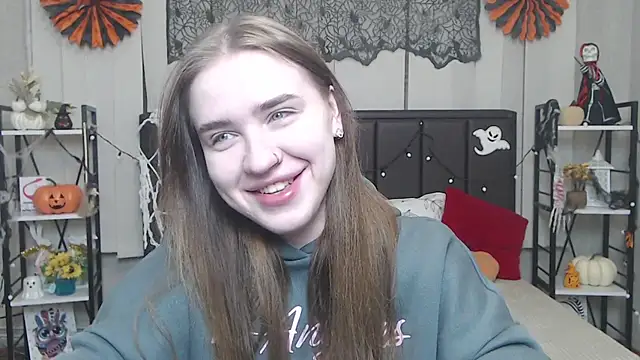 LauraHlot online show from 26, 10, 2025