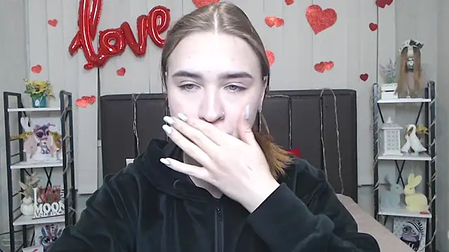 LauraHlot online show from 15, 2, 2026