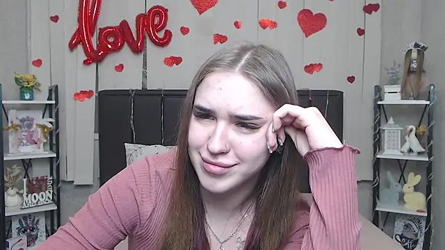 LauraHlot online show from 8, 3, 2026