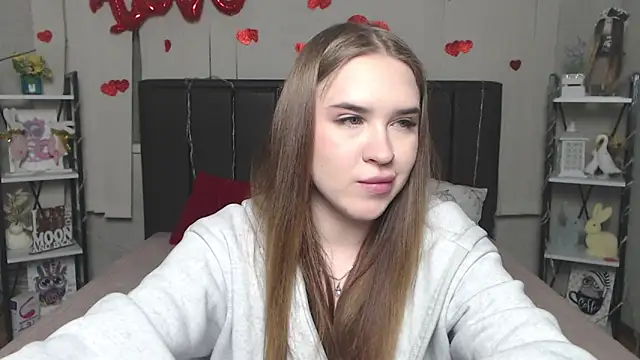 LauraHlot online show from 10, 4, 2026