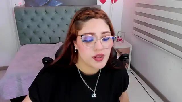 Camiila Osorio online show from 2, 3, 2025