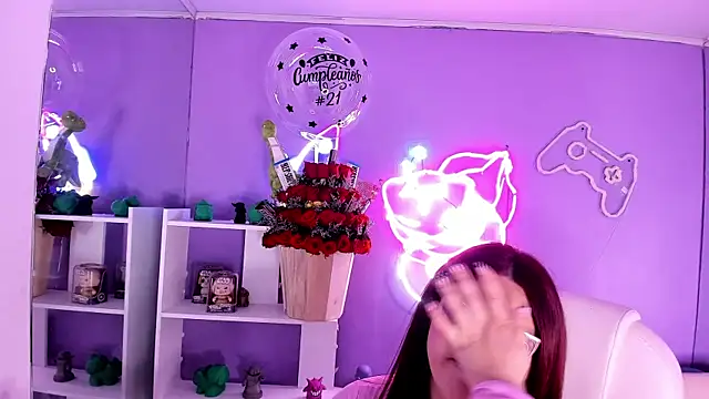 Camiila Osorio online show from 4, 10, 2025