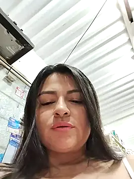 Snapshot of Linda_Lars chatting on 5, 1, 2025 Linda Lars online show from 5, 1, 2025