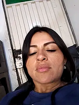 Snapshot of Linda_Lars chatting on 1, 10, 2025 Linda Lars online show from 1, 10, 2025