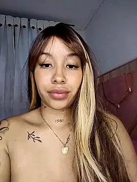 Snapshot of MarieLeon chatting on 26, 2, 2025 MarieLeon online show from 26, 2, 2025