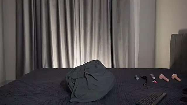 Snapshot of Nik_Sharp chatting on 13, 5, 2026 Nik Sharp online show from 13, 5, 2026