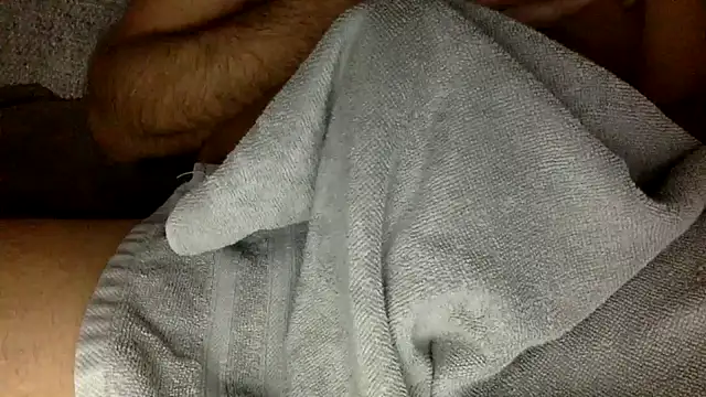 Snapshot of hungtom40 chatting on 13, 11, 2025 hungtom40 online show from 13, 11, 2025