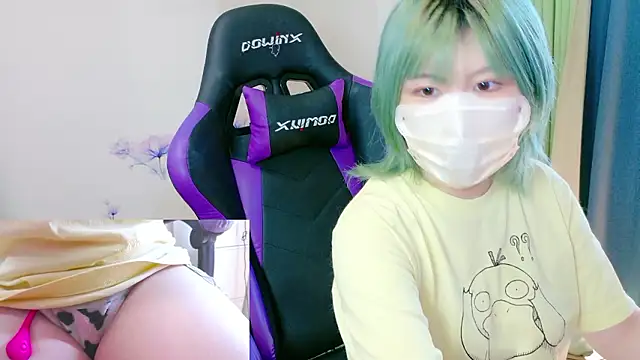 Snapshot of hazuki_8008 chatting on 26, 9, 2025 hazuki 8008 online show from 26, 9, 2025