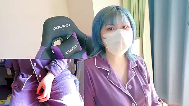 Snapshot of hazuki_8008 chatting on 14, 11, 2025 hazuki 8008 online show from 14, 11, 2025