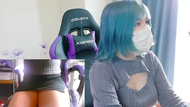 Snapshot of hazuki_8008 chatting on 27, 11, 2025 hazuki 8008 online show from 27, 11, 2025