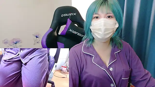 Snapshot of hazuki_8008 chatting on 2, 12, 2025 hazuki 8008 online show from 2, 12, 2025