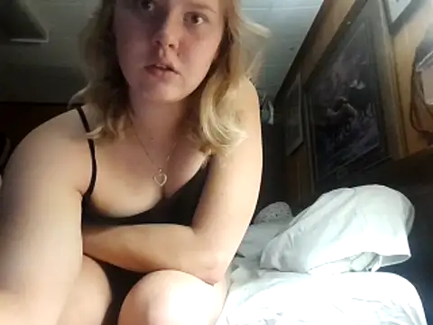 Snapshot of Ryan_and_Aurora chatting on 16, 12, 2025 Ryan and Aurora online show from 16, 12, 2025