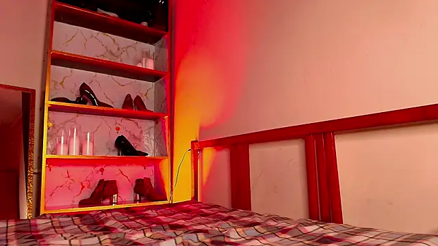 MisssLola online show from 16, 12, 2025