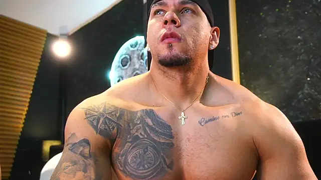 Snapshot of MassimoWalton2 chatting on 5, 11, 2025 MassimoWalton2 online show from 5, 11, 2025