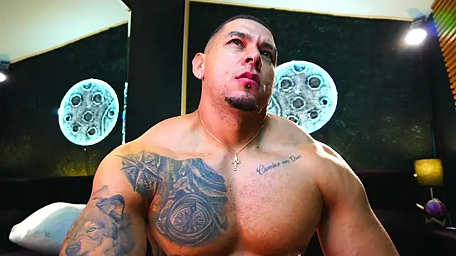 Snapshot of MassimoWalton2 chatting on 15, 11, 2025 MassimoWalton2 online show from 15, 11, 2025