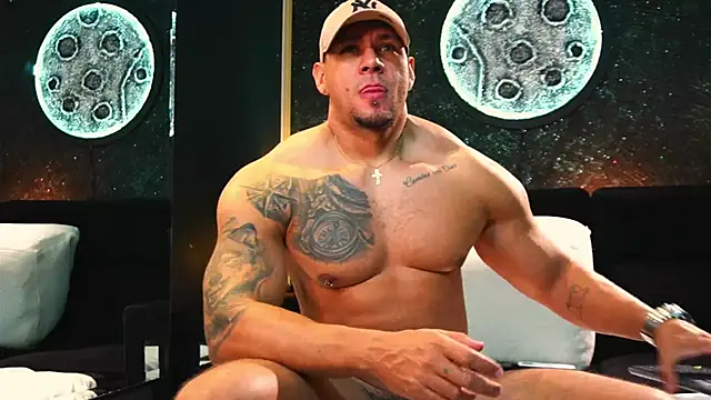 Snapshot of MassimoWalton2 chatting on 20, 11, 2025 MassimoWalton2 online show from 20, 11, 2025