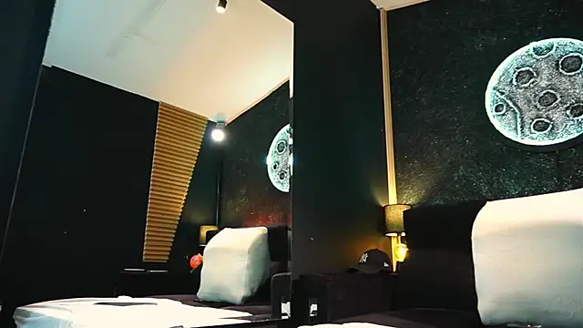 Snapshot of MassimoWalton2 chatting on 24, 11, 2025 MassimoWalton2 online show from 24, 11, 2025