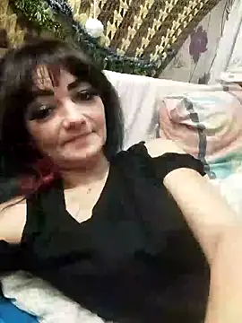 Snapshot of SweetLeila40 chatting on 4, 1, 2025 SweetLeila40 online show from 4, 1, 2025