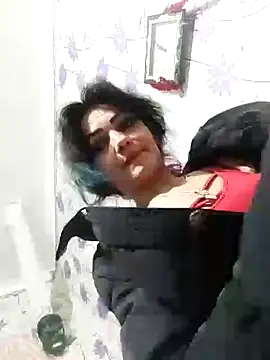 Snapshot of SweetLeila40 chatting on 6, 1, 2025 SweetLeila40 online show from 6, 1, 2025