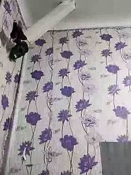 Snapshot of SweetLeila40 chatting on 8, 2, 2025 SweetLeila40 online show from 8, 2, 2025