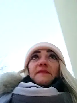 Snapshot of SweetLeila40 chatting on 21, 2, 2025 SweetLeila40 online show from 21, 2, 2025