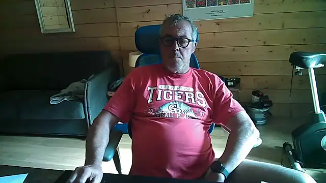 Snapshot of lelohop chatting on 16, 10, 2025 lelohop online show from 16, 10, 2025