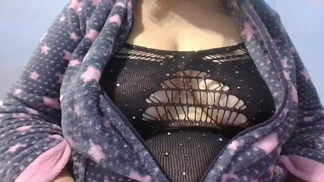 Snapshot of maria38xxx chatting on 1, 2, 2025 maria38xxx online show from 1, 2, 2025