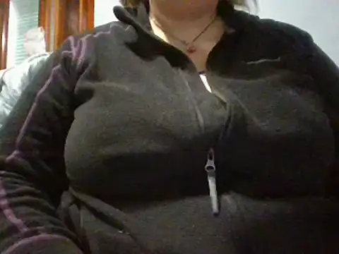 Snapshot of maria38xxx chatting on 3, 12, 2025 maria38xxx online show from 3, 12, 2025