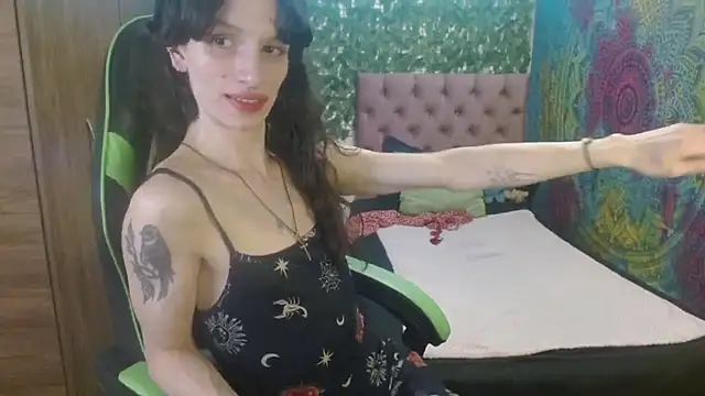 Snapshot of BurningVenus12 chatting on 4, 7, 2026 BurningVenus12 online show from 4, 7, 2026