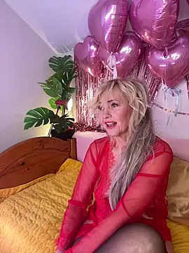 Snapshot of KelliRaid chatting on 11, 2, 2025 KelliRaid online show from 11, 2, 2025