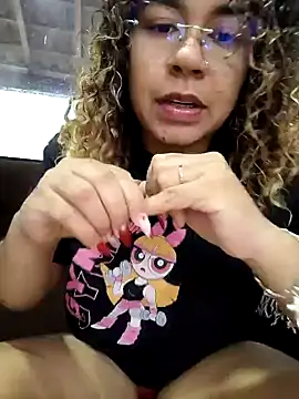 VitoriaFernandes online show from 2, 2, 2026