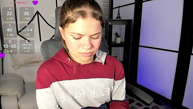 Snapshot of PaigeJayden chatting on 4, 2, 2025 PaigeJayden online show from 4, 2, 2025