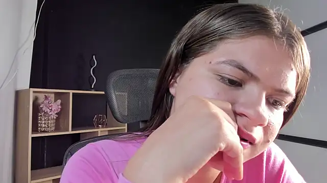 Snapshot of PaigeJayden chatting on 14, 2, 2025 PaigeJayden online show from 14, 2, 2025