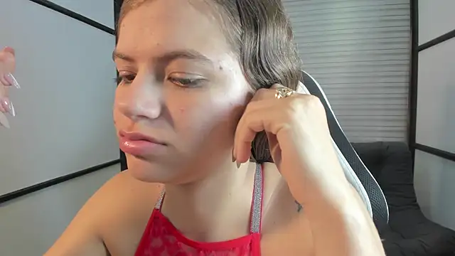 Snapshot of PaigeJayden chatting on 12, 3, 2025 PaigeJayden online show from 12, 3, 2025