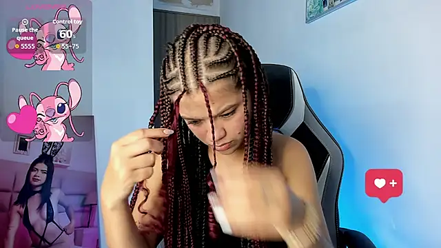 Snapshot of PaigeJayden chatting on 14, 10, 2025 PaigeJayden online show from 14, 10, 2025