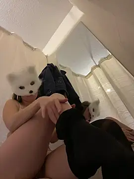 Snapshot of kleinelea123 chatting on 5, 12, 2024 kleinelea123 online show from 5, 12, 2024