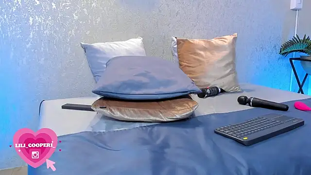 lilicooper  online show from 4, 2, 2025