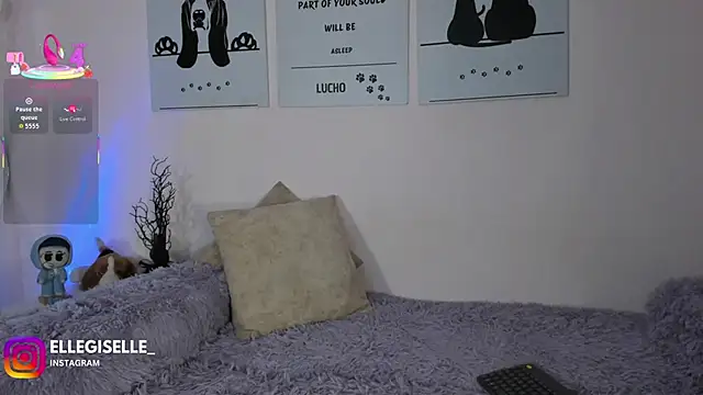 ElleGisellee online show from 30, 10, 2025