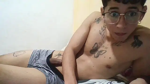 Snapshot of Dillom420 chatting on 12, 12, 2024 Dillom420 online show from 12, 12, 2024