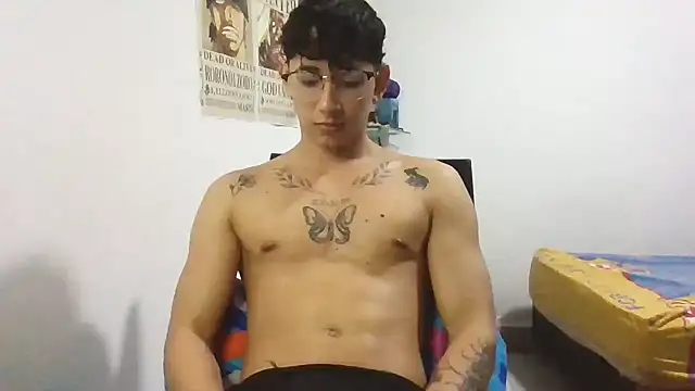 Snapshot of Dillom420 chatting on 14, 2, 2025 Dillom420 online show from 14, 2, 2025