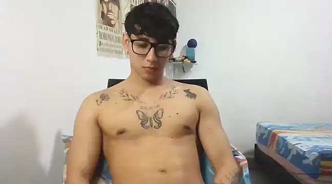 Snapshot of Dillom420 chatting on 8, 3, 2025 Dillom420 online show from 8, 3, 2025