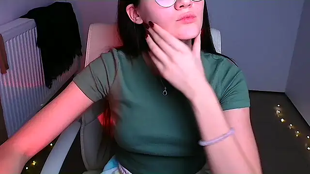 Snapshot of Josephine_jo chatting on 21, 12, 2024 Josephine jo online show from 21, 12, 2024