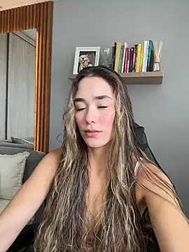 Snapshot of FridaKlein chatting on 1, 5, 2026 FridaKlein online show from 1, 5, 2026